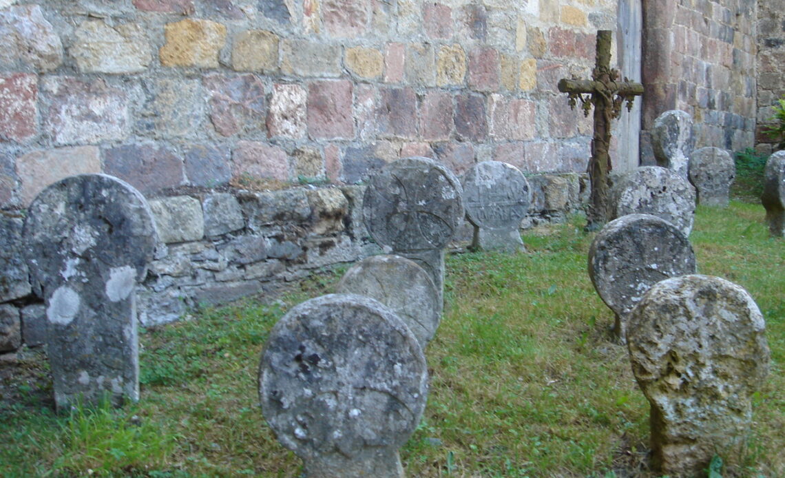 Stèles discoïadales du Pays Basque